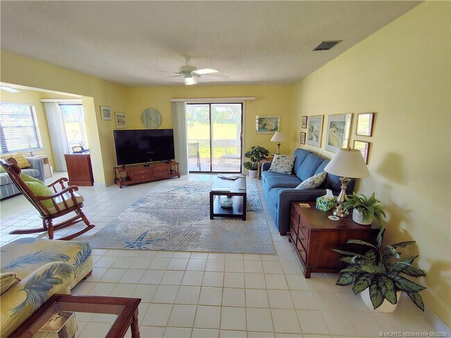 Building Photo - 5211 SE Sea Island Way