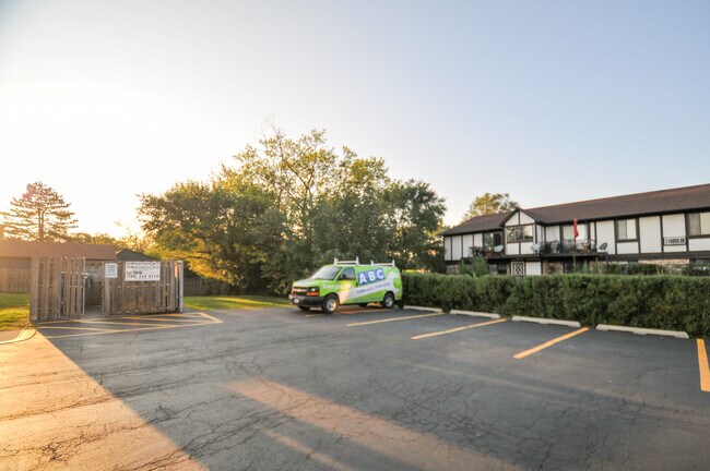 Building Photo - 254 George St