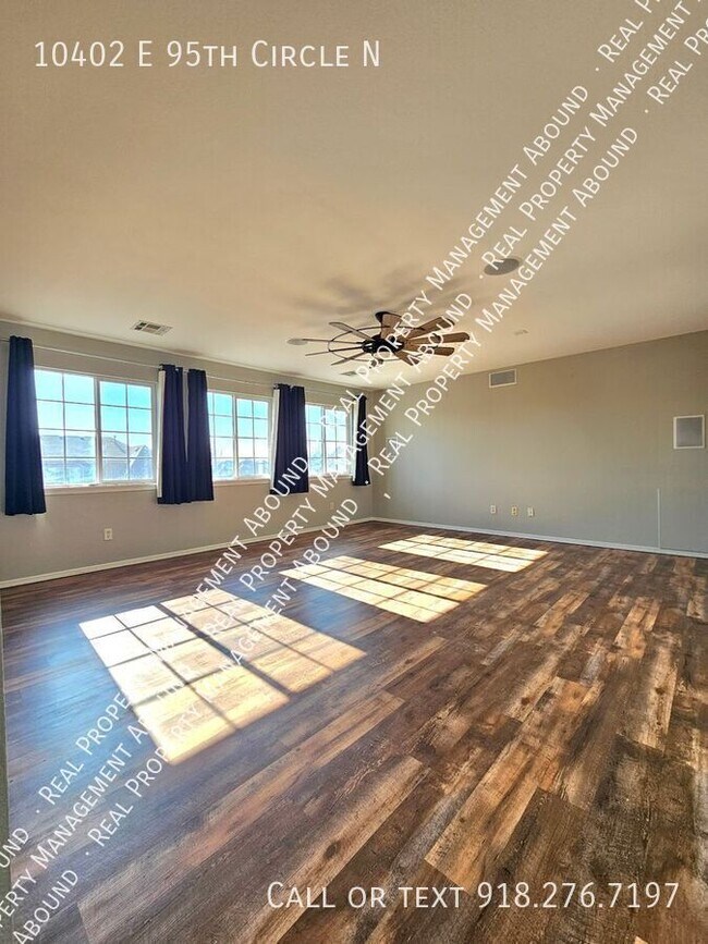 Building Photo - 10402 E 95th Cir N