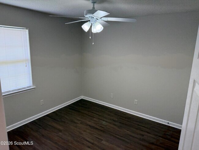 Building Photo - 302 Windridge Dr