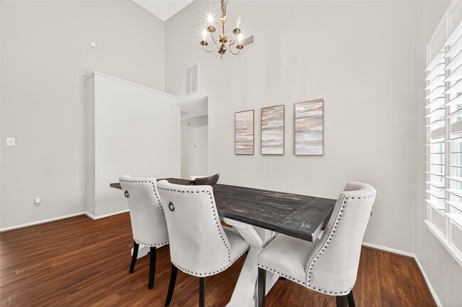 Building Photo - 5814 N Magazine Cir