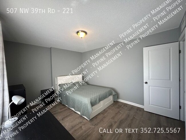 Building Photo - 507 NW 39th Rd