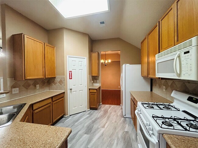 Building Photo - 5018 Rocky Manor Ln