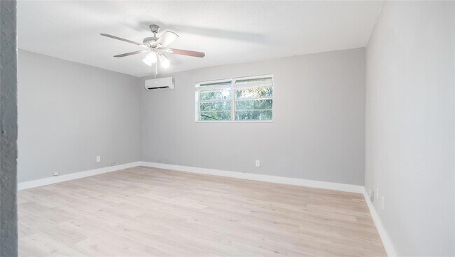 Building Photo - 626 SW 14th Ave