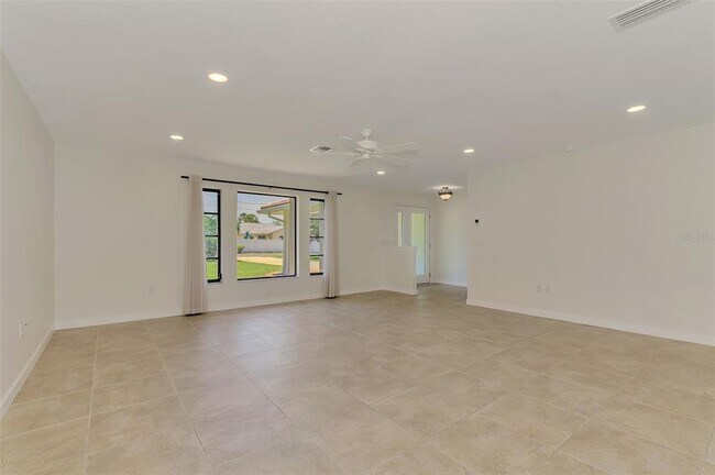 Building Photo - 2340 Palmetto St