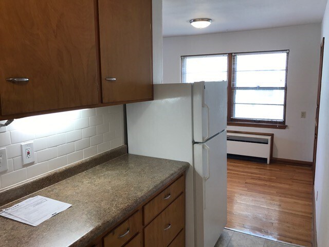 Building Photo - 2135 University Ave