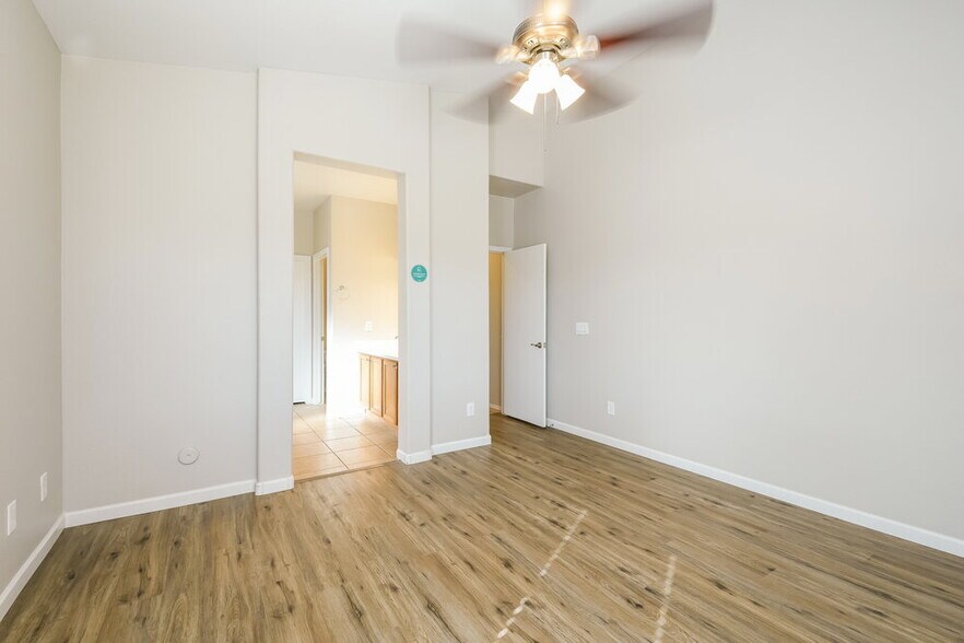 Building Photo - 3915 W Buckskin Trail