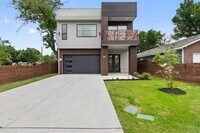 Building Photo - 1704 McBroom St