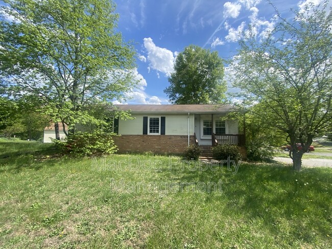 Primary Photo - 905 Kilarney Dr