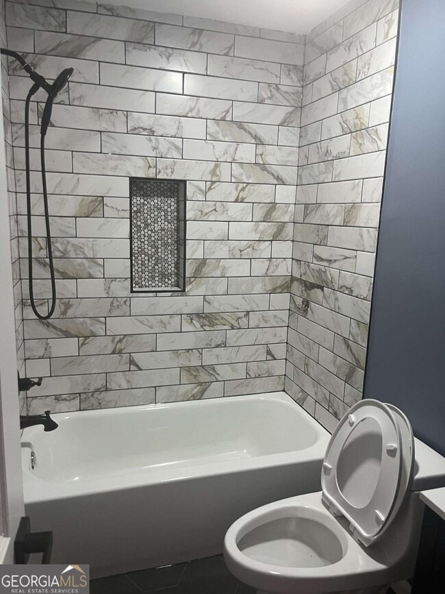 Building Photo - 738 Prince Pl NW