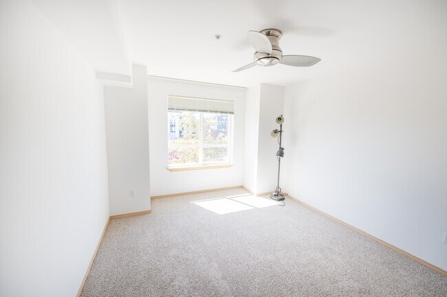 Building Photo - 424 N 85th St