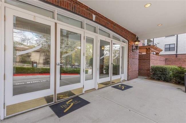 Building Photo - 3275 Lenox Rd NE