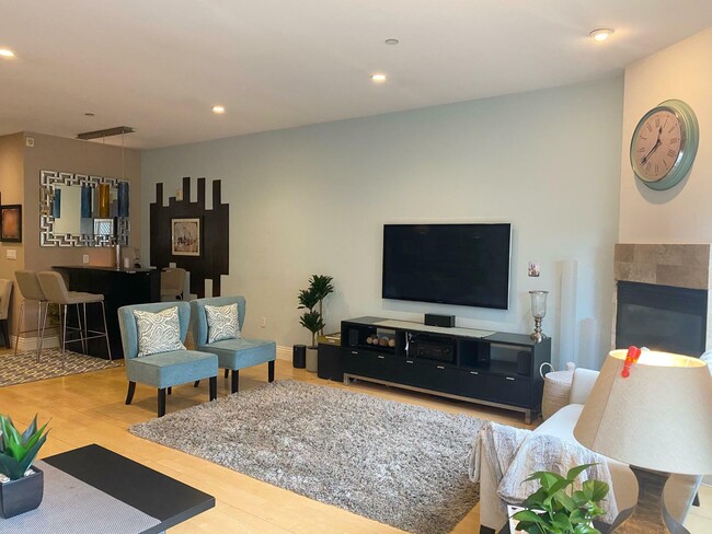 Building Photo - 525 Gough St