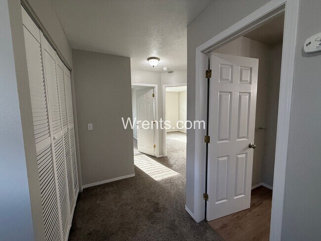 Building Photo - 1008-1010 E. Ermina