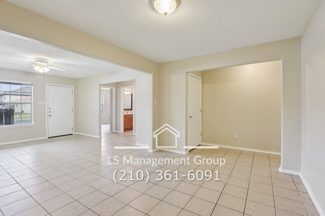 Building Photo - 7636 Oak Chase