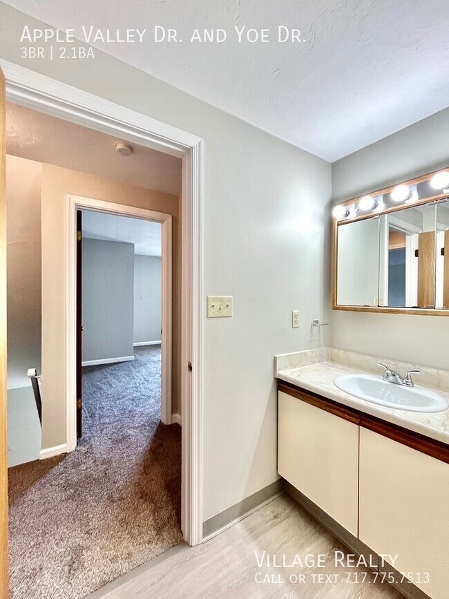 Building Photo - 914 Apple Valley Dr