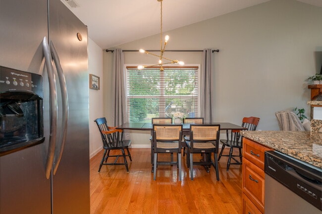 Building Photo - Mountain Lux Home - Centrally Located in Brevard! Furnished Mid- Term Rental Available from Novem...