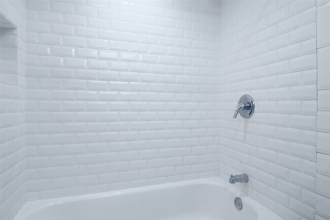 Building Photo - 412 Pacific St