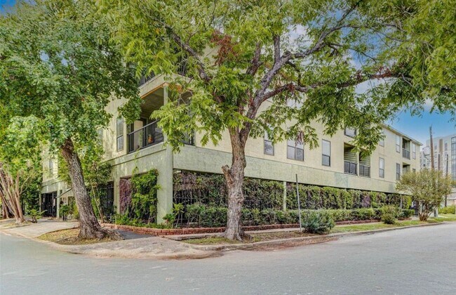 Building Photo - 101 Stratford St