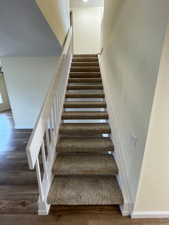 Building Photo - Terrific 3Br/2.5Ba Townhome in Scripp Ranch