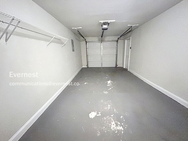 Building Photo - 1180 Garibaldi St SW