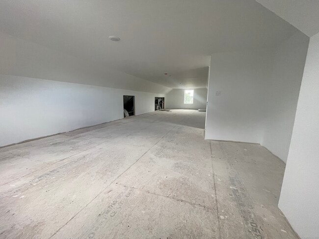 Building Photo - 350 Pleasantview Ave