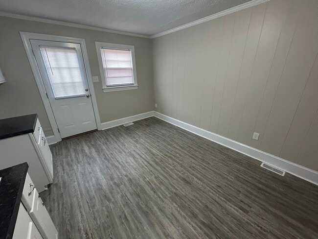 Building Photo - Four Bedroom Two Bath House for Rent $1100...