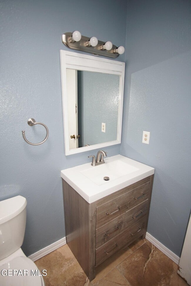 Building Photo - 3114 Isla Marino St