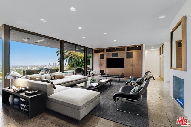 Building Photo - 9115 Cordell Dr