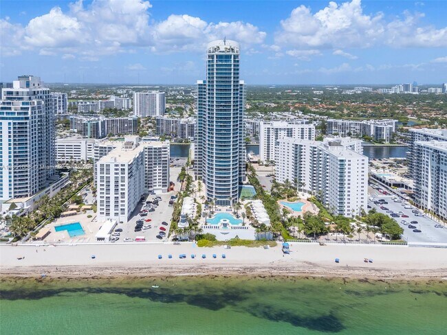 Building Photo - 3101 S Ocean Dr