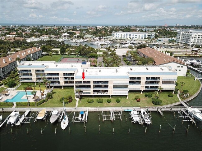 Building Photo - 363 Pinellas Bayway S