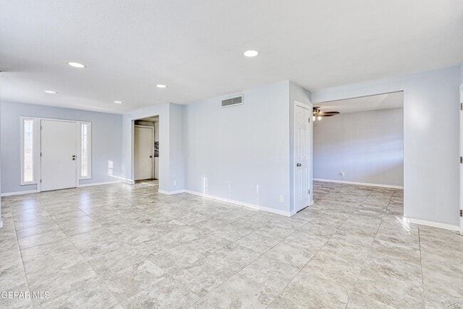 Building Photo - 6200 Palo Alto Ave