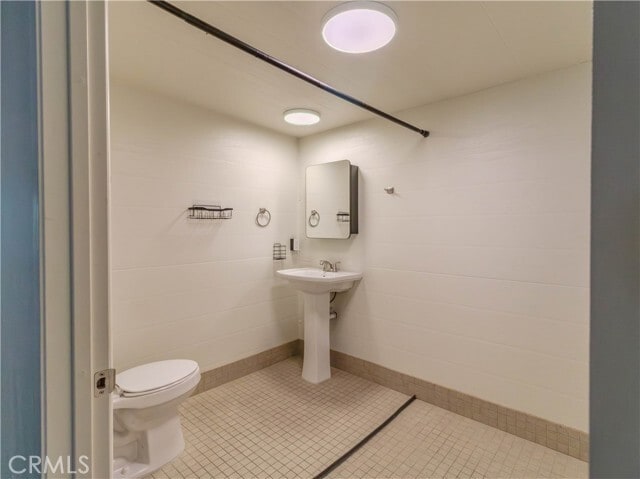 Building Photo - 1439 Ridgemont Way