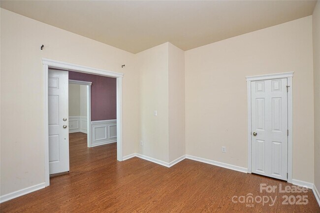 Building Photo - 1008 Millbank Dr
