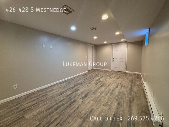 Building Photo - 4 Bed/2 Bath On Westnedge #2 - with full f...