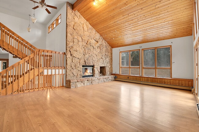 Building Photo - 29604 Canterbury Cir