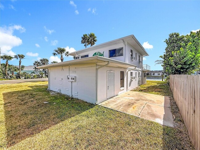 Building Photo - 497 Normandy Rd