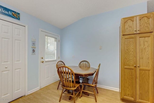 Building Photo - 3 bedroom 2 bath house in the heart of Ora...