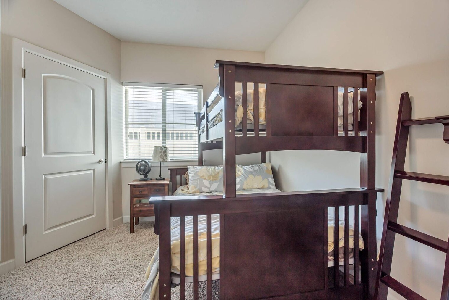 Building Photo - 606 W S Temple St