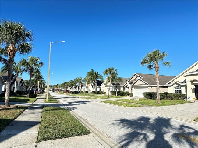 Building Photo - 16724 Rolling Green Dr