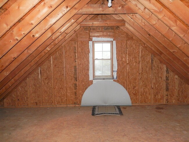 Building Photo - 6610 Lipscomb Dr