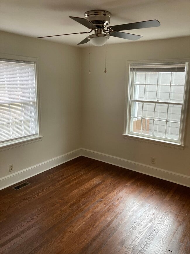 Building Photo - 2/2 House with Bonus in Summerville Park $1,195