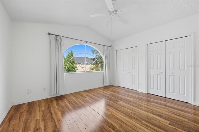 Building Photo - 6029 Lake Pointe Dr