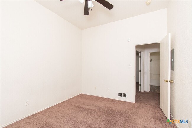 Building Photo - 4408 Deek Dr