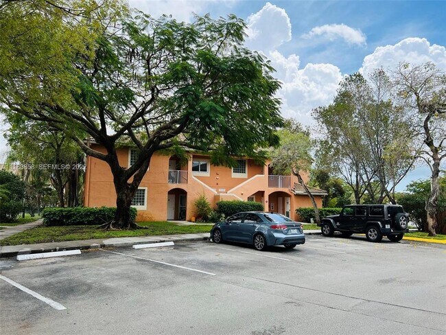 Building Photo - 6944 SW 39th St