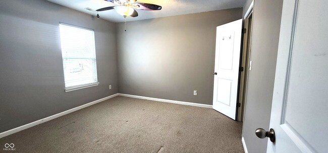 Building Photo - 5923 Edelle Dr