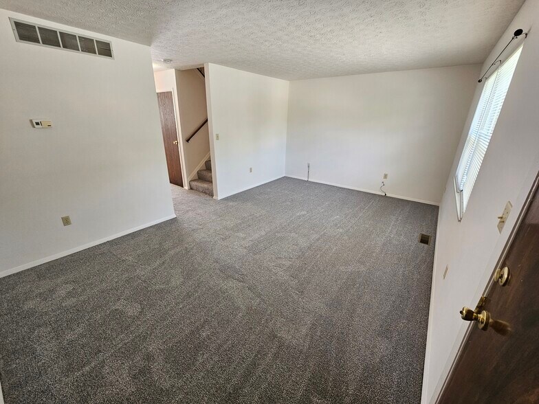 Building Photo - 265 N Ashbrook Cir