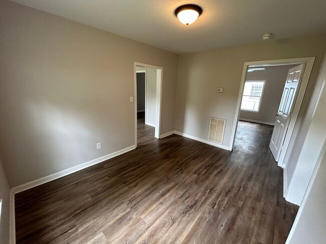 Building Photo - Updated 3/1 House in South Rome- $1,095