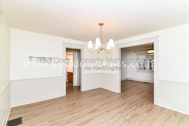 Building Photo - 1028 N Kealing Ave