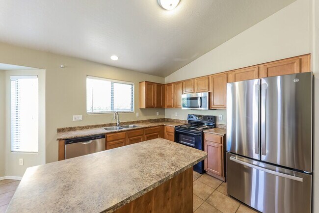 Building Photo - 11402 W Davis Ln